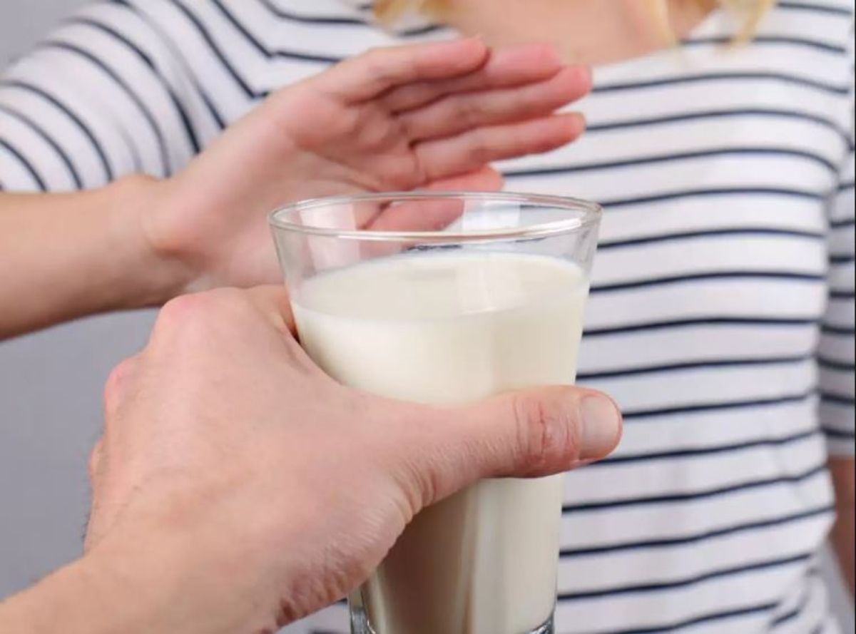 تراند اليوم : تجربتي مع شرب الحليب على معدة فارغة.. لهذا السبب هو فكرة سيئة