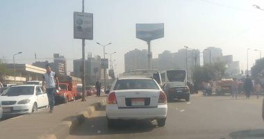 النشرة المرورية.. كثافات مرتفعة للسيارات بمحاور القاهرة والجيزة