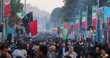 تسنيم الإيرانية: 20 قتيلا و30 مصابا فى انفجارين قرب مقبرة سليمانى بكرمان