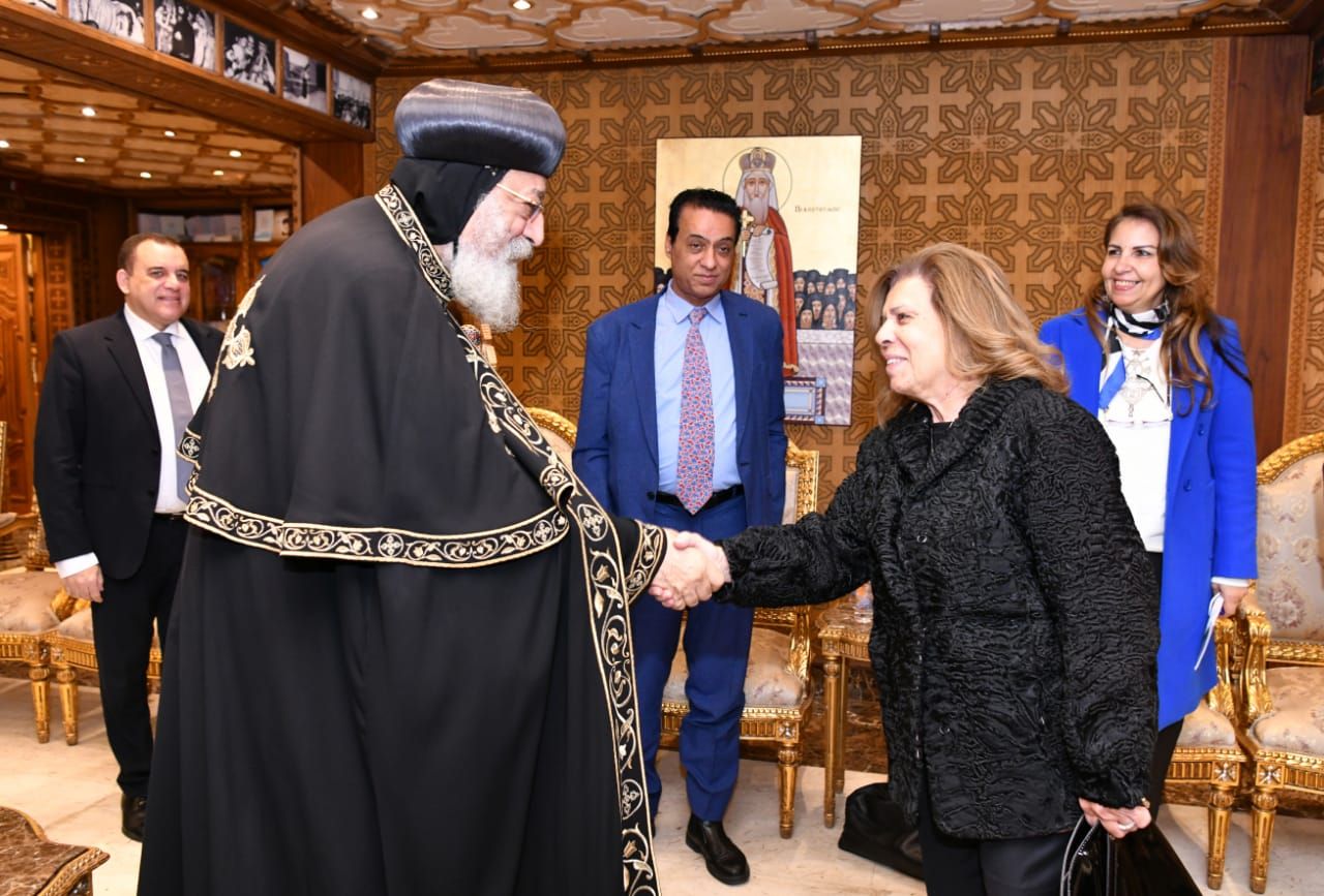 البابا تواضروس الثانى يستقبل وفد المجلس القومى لحقوق الإنسان للتهنئة بعيد الميلاد