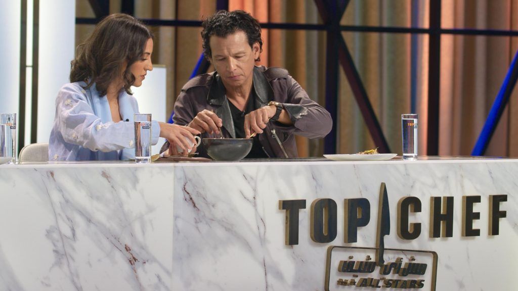 منافسة حامية بين مشتركي TOP CHEF- All Stars.. من خسر في تحدّي المأكولات الجاهزة؟