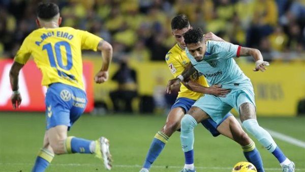 برشلونة يتأخر بهدف أمام لاس بالماس في الشوط الأول