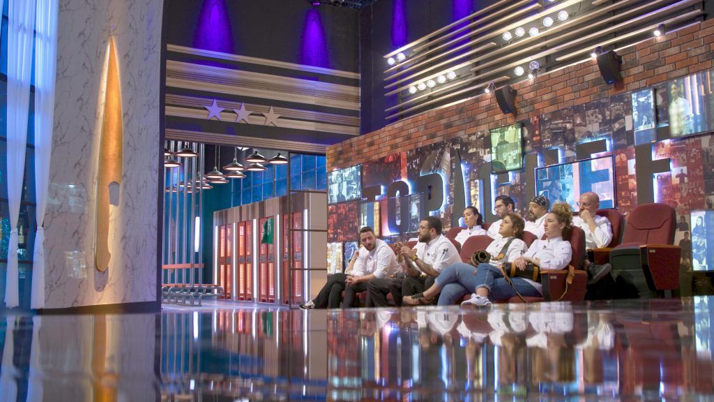 منافسة حامية بين مشتركي TOP CHEF- All Stars.. من خسر في تحدّي المأكولات الجاهزة؟