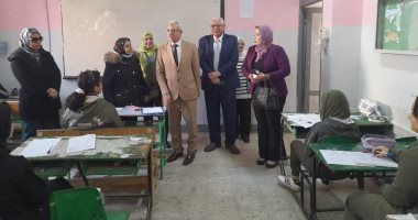 مدير تعليم القاهرة يتفقد لجان امتحانات النقل ويحذر من استخدام التليفون المحمول