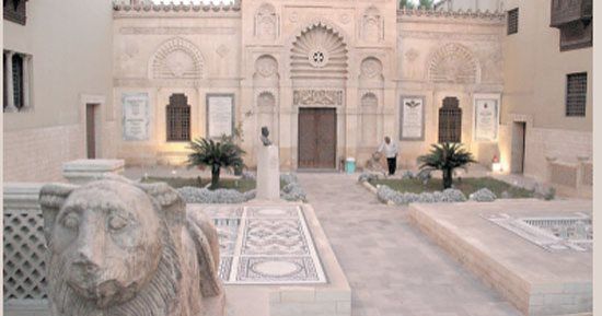 عدد خاص من ”الخليج 365” بمناسبة عيد الميلاد المجيد