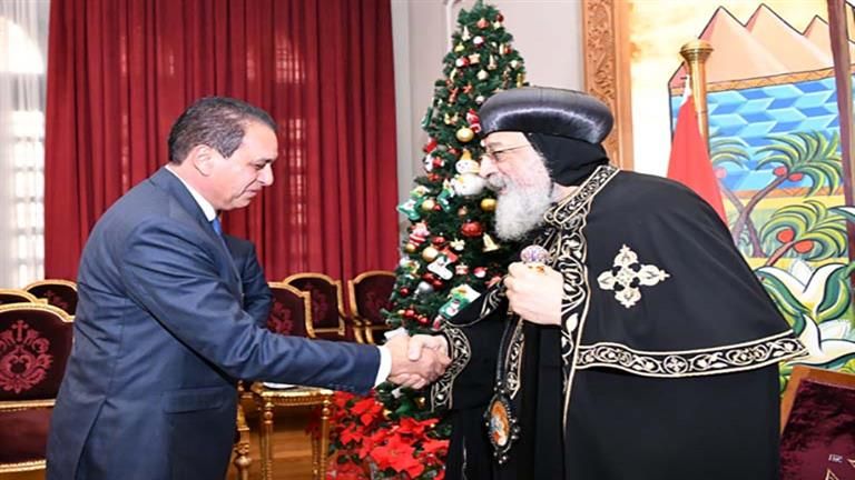 وزير شئون المجالس النيابية يزور المقر البابوي لتهنئة البابا تواضروس بعيد الميلاد المجيد