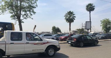 النشرة المرورية.. كثافات متوسطة لحركة السيارات بمحاور القاهرة والجيزة
