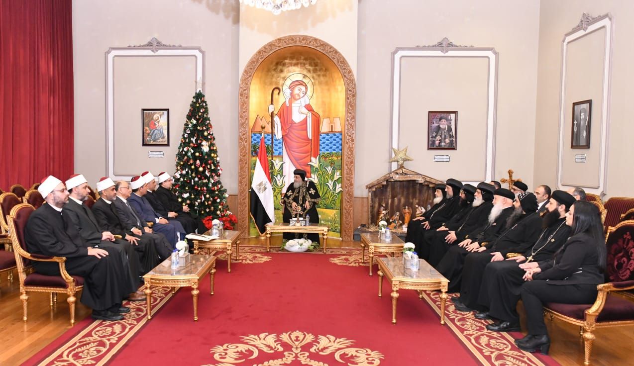 وزير الأوقاف يزور البابا تواضروس الثانى للتهنئة بعيد الميلاد المجيد