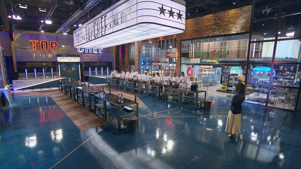 منافسة حامية بين مشتركي TOP CHEF- All Stars.. من خسر في تحدّي المأكولات الجاهزة؟
