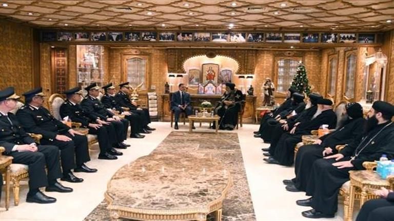 وزير الداخلية يهنئ البابا تواضروس الثاني بعيد الميلاد