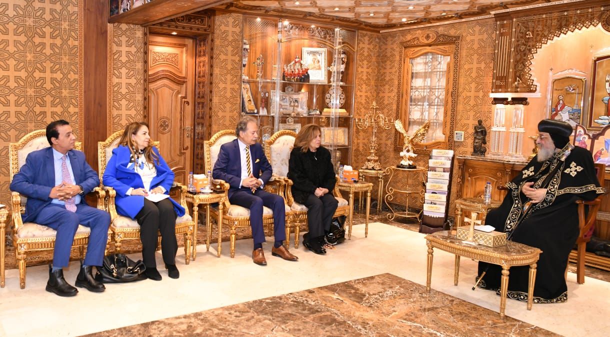 البابا تواضروس الثانى يستقبل وفد المجلس القومى لحقوق الإنسان للتهنئة بعيد الميلاد
