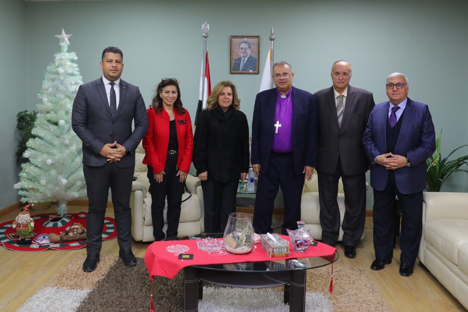 رئيس الطائفة الإنجيلية يستقبل السفيرة مشيرة خطاب رئيس المجلس القومى لحقوق الإنسان