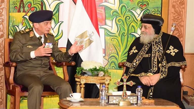 وزير الدفاع يهنئ البابا تواضروس بمناسبة عيد الميلاد المجيد