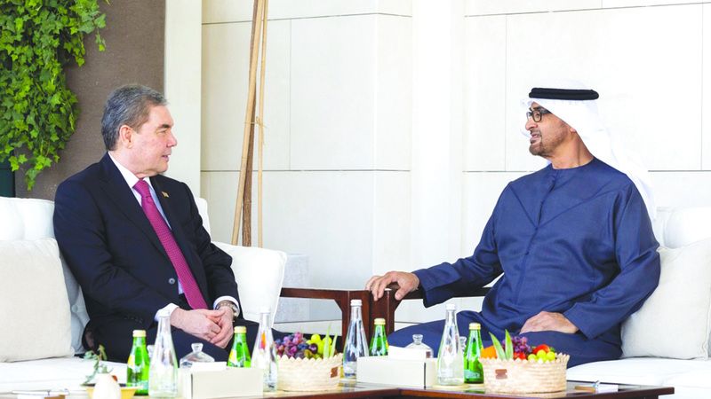 الامارات | رئيس الدولة يبحث علاقات الصداقة مع رئيس مجلس الشيوخ في تركمانستان