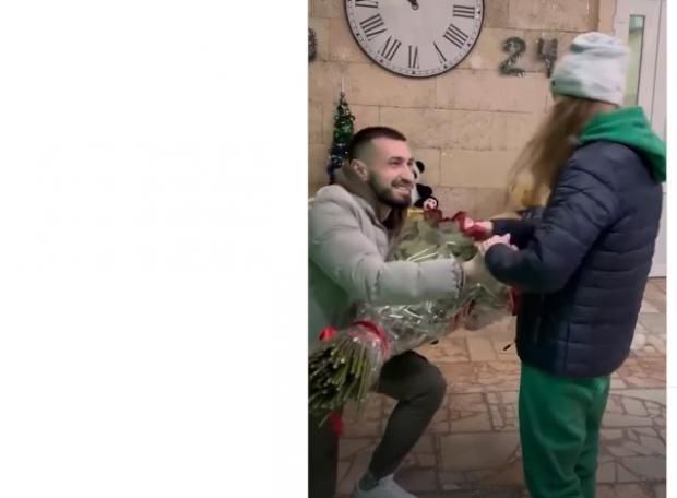 من الحرب إلى الحب.. قصة طبيبة وجندي أوكرانيين تبدأ تحت الحصار وتنتهي بـ«خاتم زواج»