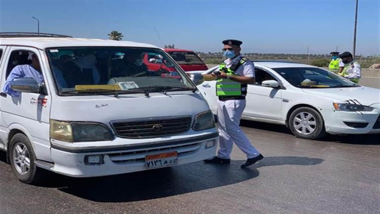 لعدم تركيب الملصق.. سحب 1556 رخصة قيادة في 24 ساعة