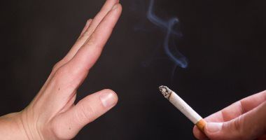 كيف يؤثر التدخين على بشرتك؟ يسرع الشيخوخة ويزيد فرص الإكزيما