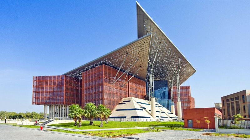 الامارات | محامية تطالب موكلها بـ 51 ألف درهم تعويضاً عن شكوى «كيدية»