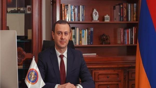 رئيس مجلس الأمن الأرميني يقدم التعازي في ضحايا الهجوم الإرهابي بكرمان