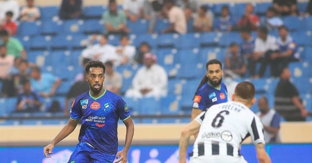 الفتح والاتفاق يفاوضان النصرَ لشراء المدّة المتبقية من عقد اللاعب "مختار علي"