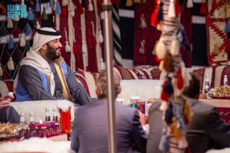 صور.. ولي العهد يجتمع مع السيناتور الأمريكي ليندسي غراهام في المخيم الشتوي في ⁧‫العلا