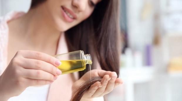 طريقه عمل حمام الزيت.. اعرفي المناسب لطبيعة شعرك