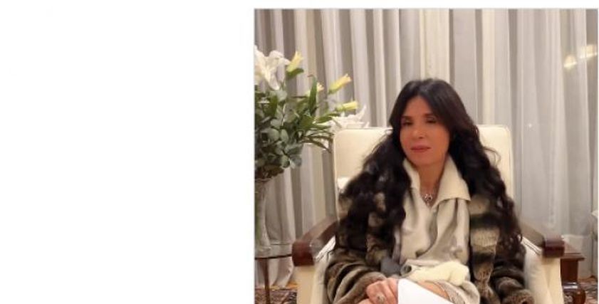 «دينا» بحذاء سعره 50 ألف جنيه.. إطلالة باهظة الثمن في حفلها الأخير