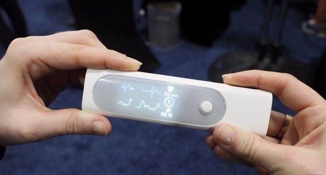 تكنولوجيا: جهاز The Withings BeamO عبارة عن مقياس حرارة الكل في واحد وتخطيط القلب وسماعة الطبيب #CES2024