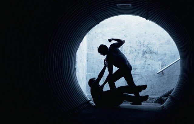 حطموا سيارات وأثاروا الذعر.. مشاجرة في حدائق الأهرام بسبب خلافات على فيلا