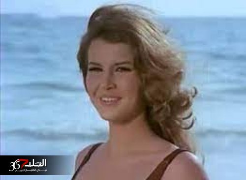 المشهد الأكثر انحلال في السينما المصرية.. ميرفت أمين تختلي برشدي اباظة وتنزع ملابسها كاملة والصدمة الكبرى فيما فعل بها!!