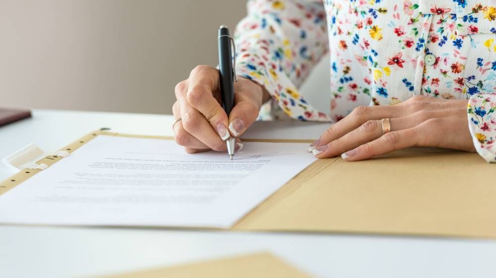 الامارات | مستشار قانوني: توقيع العامل ليس دليل كافيا على استلام مستحقاته
