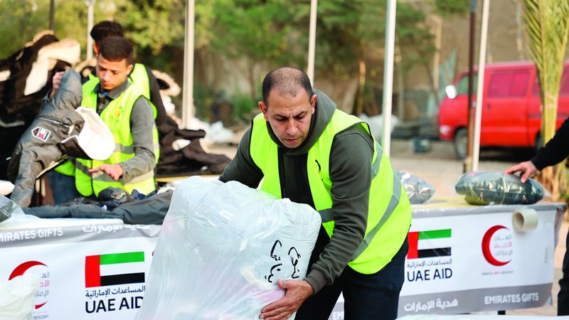 الامارات | «الهلال الأحمر الإماراتي» تُكمل استعداداتها لإرسال كسوة الشتاء إلى غزة