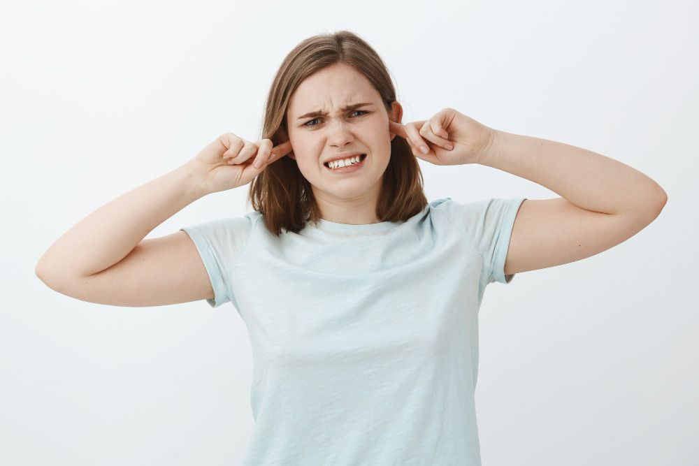 أسباب وعلاج طنين الأذن 