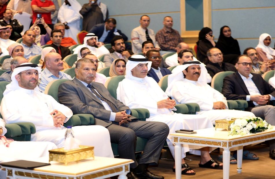 في اليوم الثاني لمهرجان الشارقة للشعر العربي.. سبعة شعراء يضيئون قصر الثقافة بوهج القصيدة