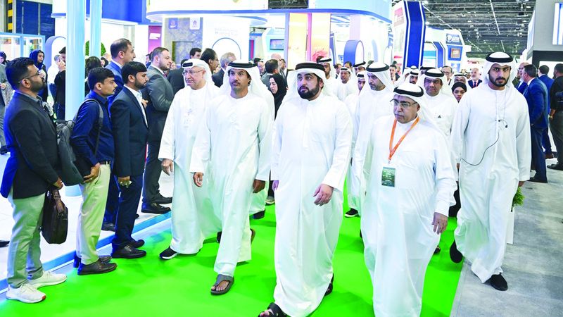 الامارات | أحمد بن محمد يفتتح «دوفات 2024»