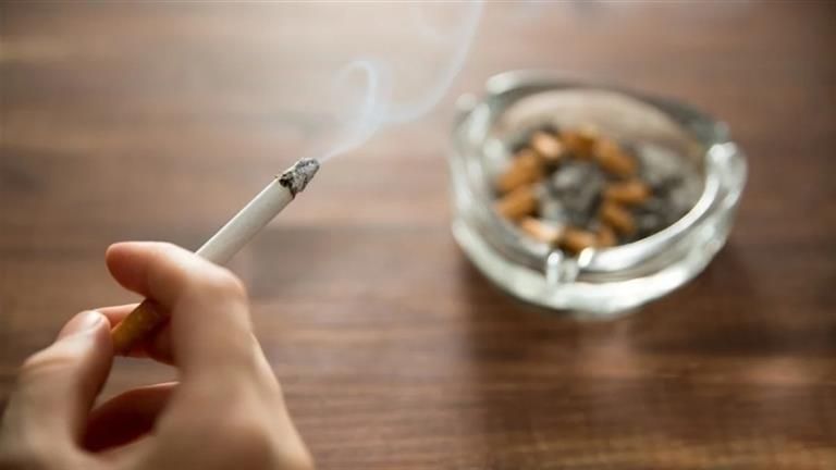 دراسة تحذر من النيكوتين: ينتقل إلى الأطفال عبر الأسطح