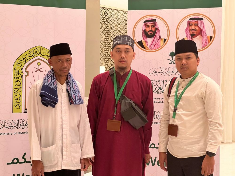 ضيوف خادم الحرمين للعمرة من إندونيسيا: المملكة معروفة بكرمها منذ تأسيسها