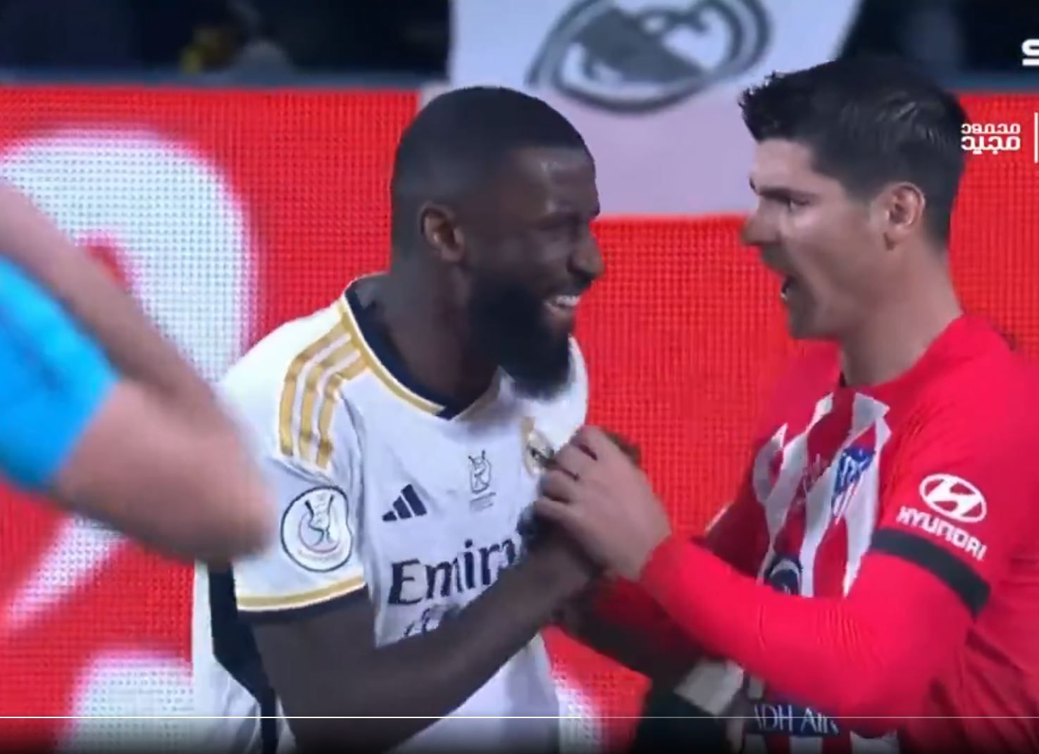 الامارات | "قرصة مدريد" تثير غضب موراتا.. وجدل حول قرار الحكم! (فيديو)