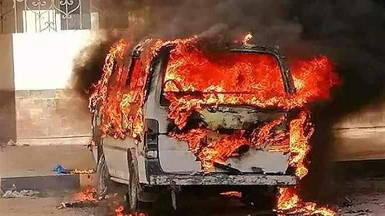 بسبب خلافات مالية.. سائق يحرق سيارة زميله في بورسعيد
