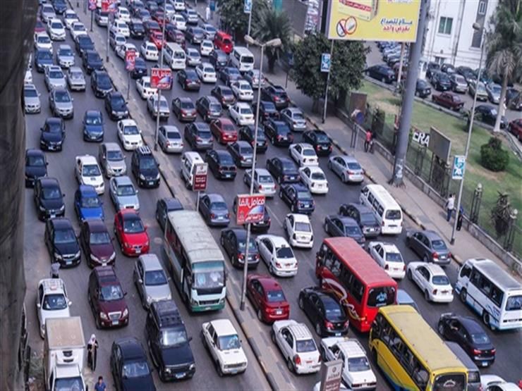 النشرة المرورية.. كثافات متحركة بمعظم محاور وميادين القاهرة والجيزة
