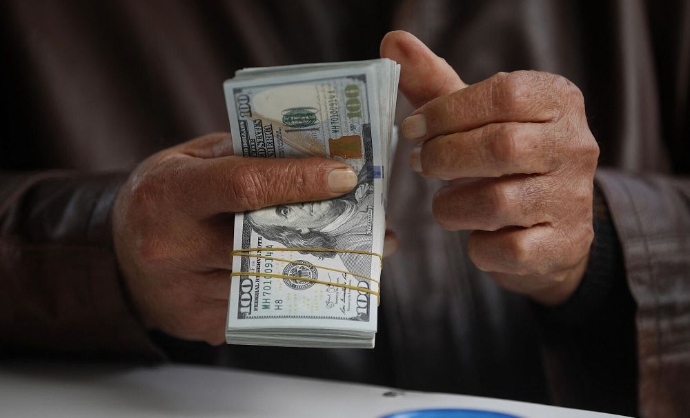 سعر الدولار مقابل الجنيه اليوم الجمعة 12-1-2024