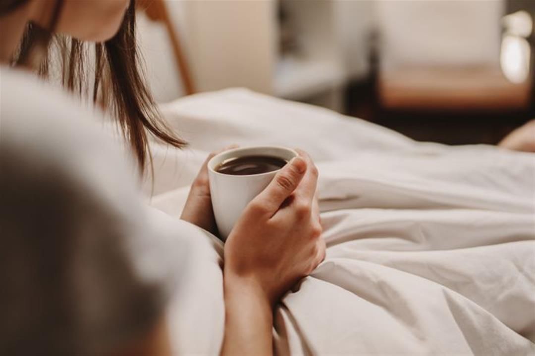 ما أسباب رعشة اليد بعد تناول كوب القهوة؟.. هذه طريقة التخلص منها