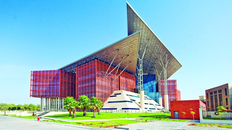 الامارات | شاب يستثمر 200 ألف درهم  في عُملات رقمية وهمية