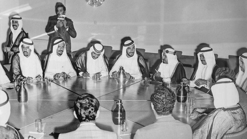 الامارات | قصة مصوّرة .. «الإمارات في معجم العين» بضيافة مكتبة محمد بن راشد