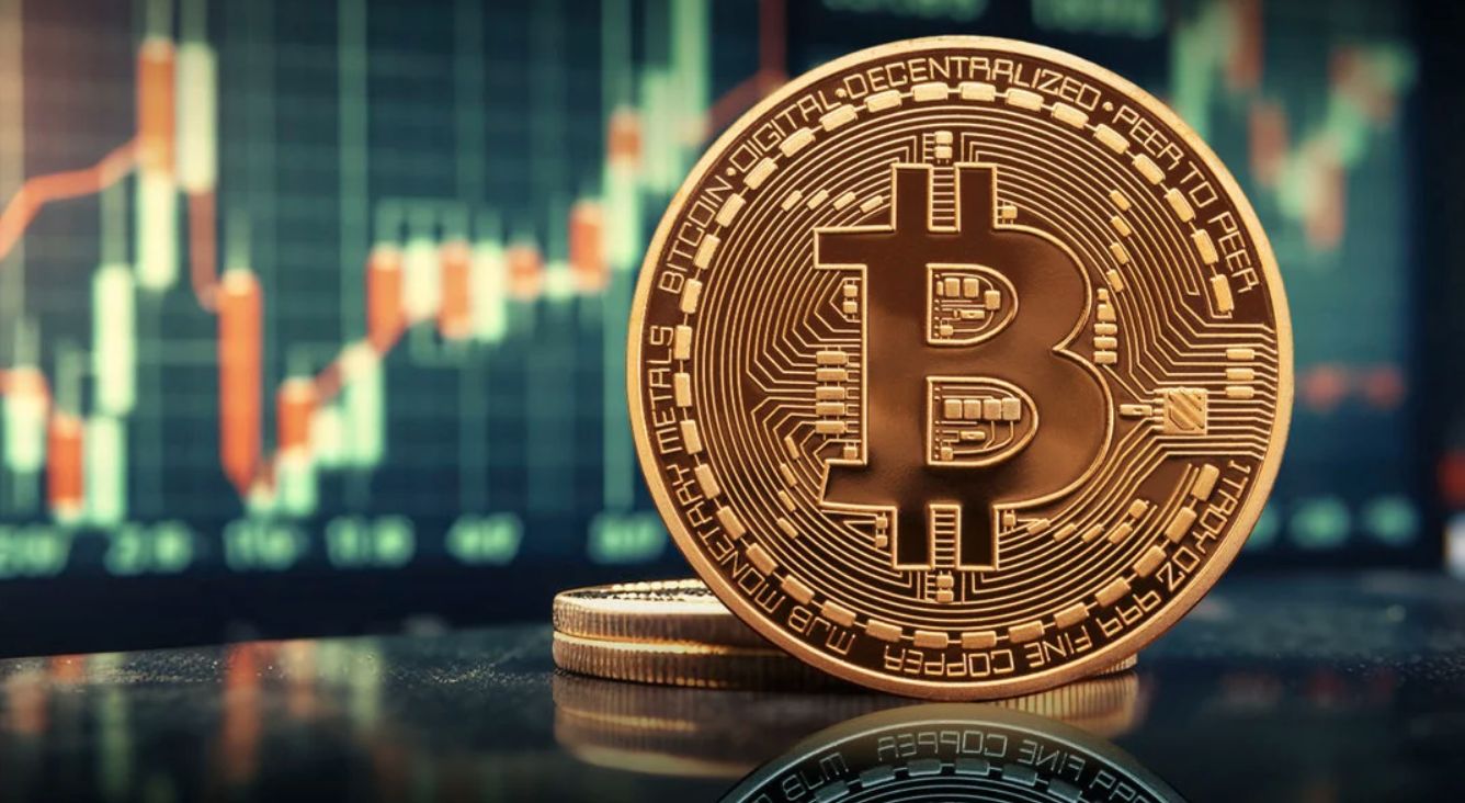 تراجع سعر البيتكوين وتأثيره على السوق: هل تراجع حماس صناديق ETF البيتكوين؟