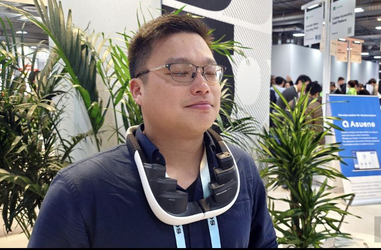 تكنولوجيا: جهاز Aroma Shooter Wearable يقوم بانبعاث الروائح أثناء مشاهدة مقاطع الفيديو