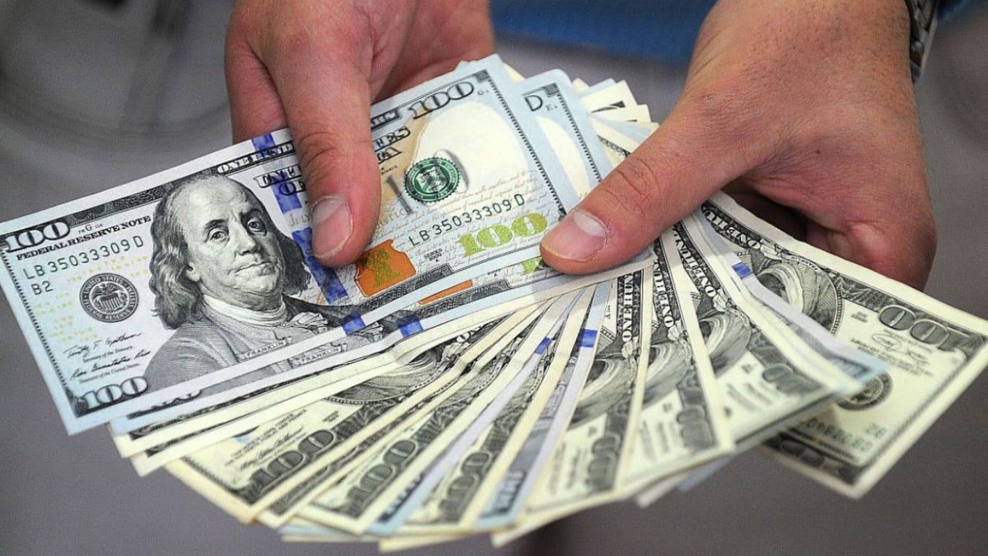 انخفاض سعر صرف الدولار واليورو مقابل سعر الروبل في البنك المركزي الروسي