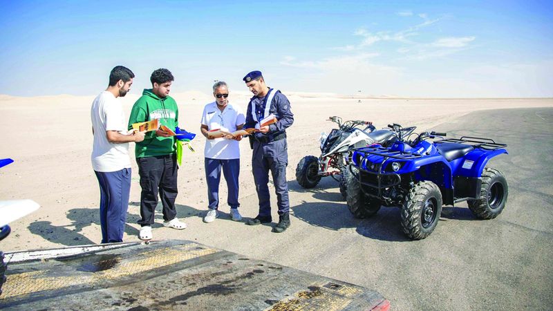 الامارات | شرطة أبوظبي تحذر من قيادة الدراجات الرملية على شوارع عامة