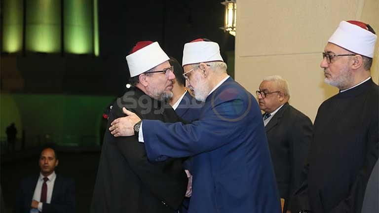 وزيرا الأوقاف والعدل يقدمان واجب العزاء في والدة وكيل الأزهر