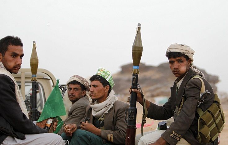 الحوثيون يجرون مناورات عسكرية بالقرب من الحدود السعودية